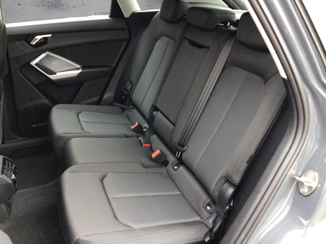 Q3 advanced 2.0TFSI qua S tron/Navi/RFK/ACC/SHZ/