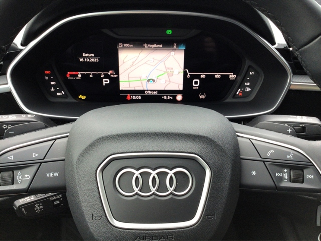 Q3 advanced 2.0TFSI qua S tron/Navi/RFK/ACC/SHZ/