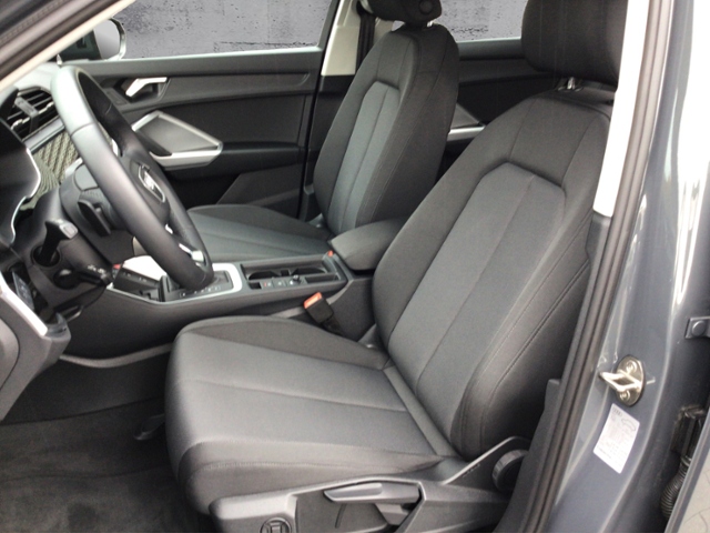 Q3 advanced 2.0TFSI qua S tron/Navi/RFK/ACC/SHZ/