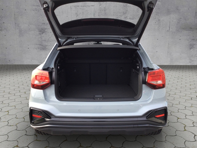 Q2 S line 40 TFSI quattro S-tronic KLIMA LED LED