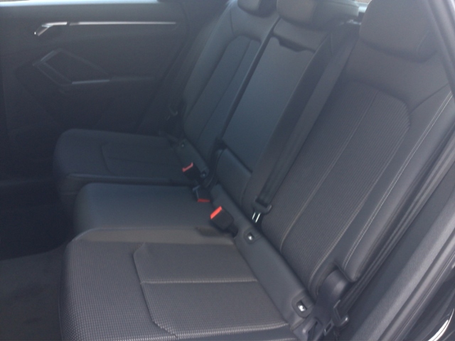 Q3 S line 35 TFSI S-tronic ACC/SHZ KLIMA LED LED