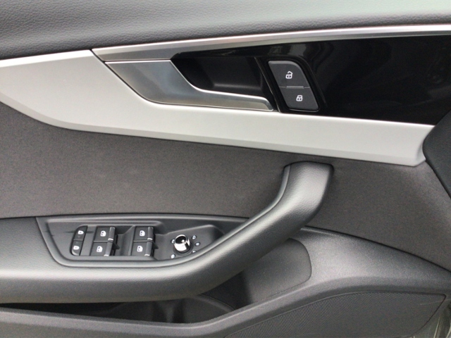 A4 Avant S line 30 TDI S-tronic Business/Tour KL