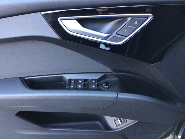 Q4 e-tron 35 Assistenz+/STH/NAV KLIMA LED