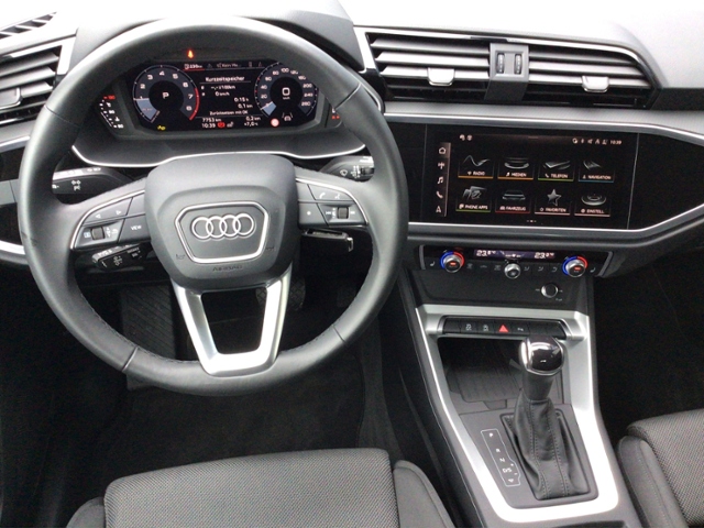 Q3 advanced 35 TFSI S-tronic NAV/ACC KLIMA NAVI 