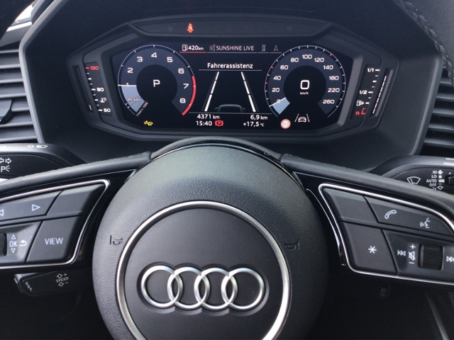 A1 Sportback 25 TFSI S-tronic S-LINE/NAV/SHZ