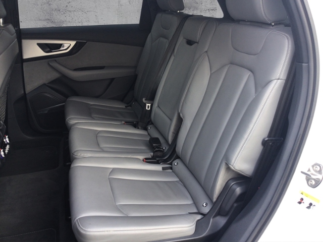 Q7 3.0 TDI qua tiptron/Matrix/7-Sitze/STHZ quatt