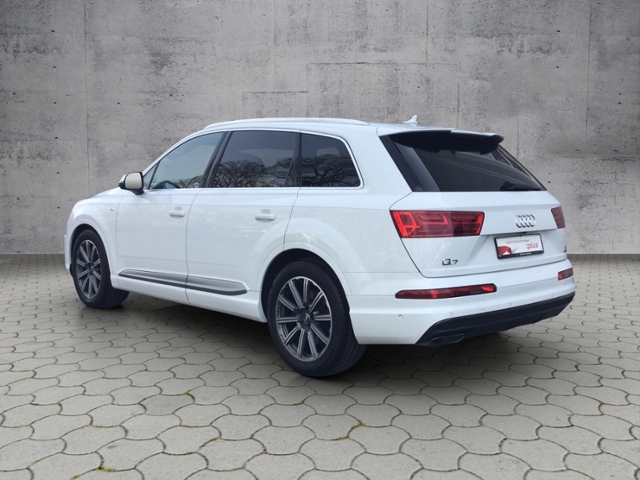 Q7 3.0 TDI qua tiptron/Matrix/7-Sitze/STHZ quatt