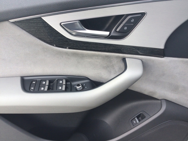 Q7 3.0 TDI qua tiptron/Matrix/7-Sitze/STHZ quatt