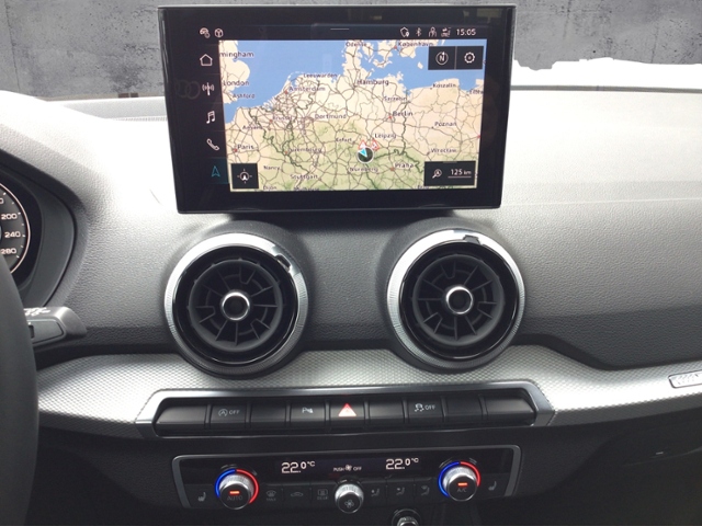 Q2 35 TFSI S-tronic S-LINE/5JG/NAV/AMBIENTE