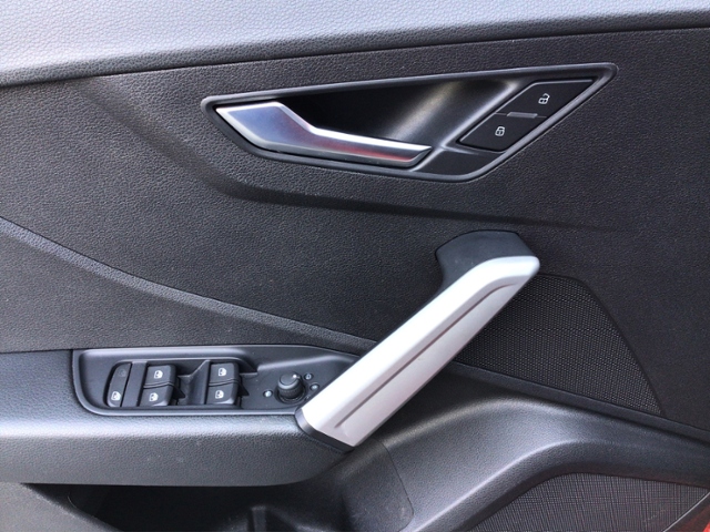 Q2 35 TFSI S-tronic PDC/AUX/ZV/ISOFIX