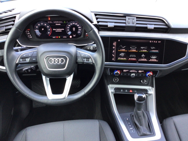 Q3 35 TSI S-tron S-LINE NAV/ACC/KAMERA/SHZ/VC