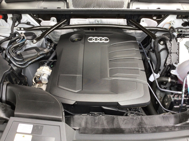 Q5 40 TDI qua S-tron S-LINE LHZ/MATRIX