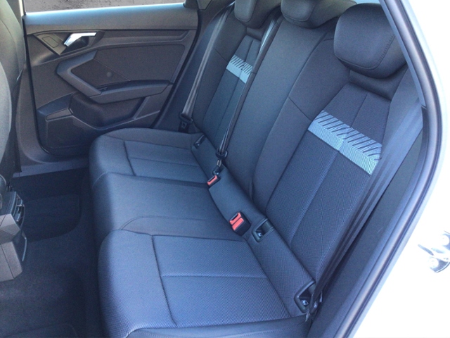 A3 Sportback 30 TFSI S-tronic AHK/LED/SHZ/GRA/PD