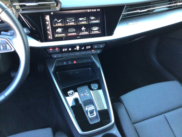 A3 Sportback 30 TFSI S-tronic AHK/LED/SHZ/GRA/PD