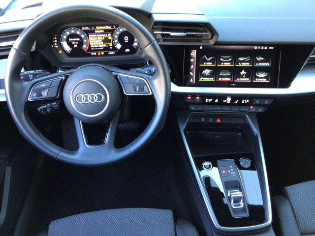 A3 Sportback 30 TFSI S-tronic AHK/LED/SHZ/GRA/PD