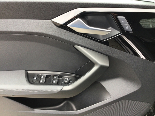 A1 Sportback advanced 25 TFSI LED/SHZ/PHONEBOX/V