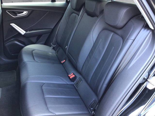 Q2 35 TFSI S-tron S-LINE EL.HECKKL./LEDER