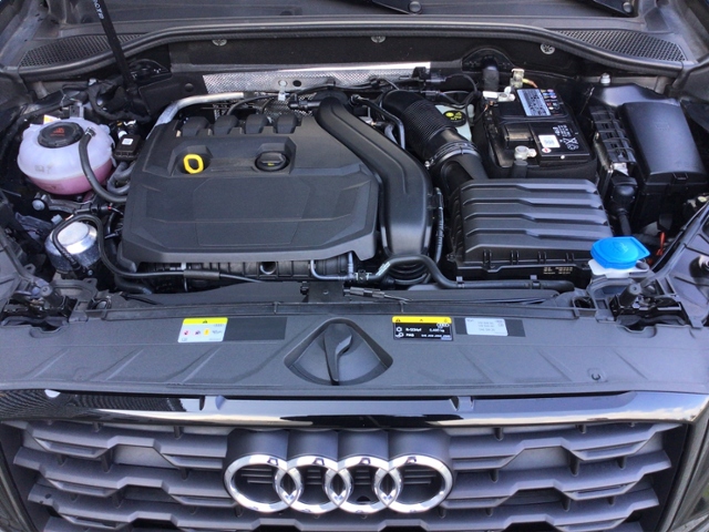 Q2 35 TFSI S-tron S-LINE EL.HECKKL./LEDER