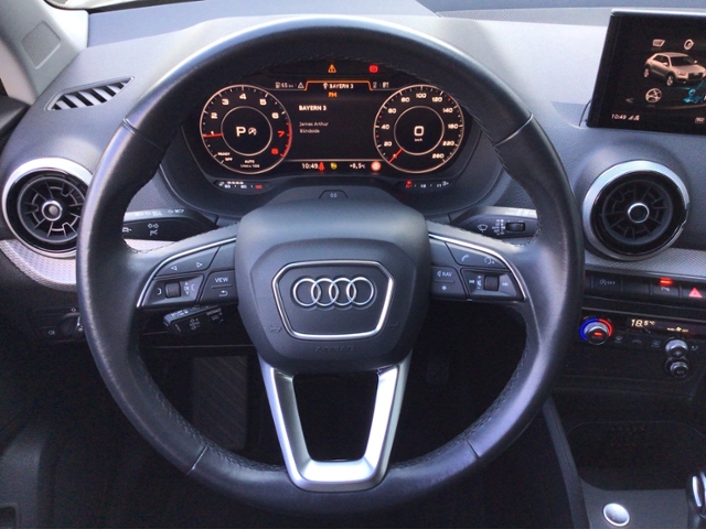 Q2 35 TFSI S-tron S-LINE EL.HECKKL./LEDER