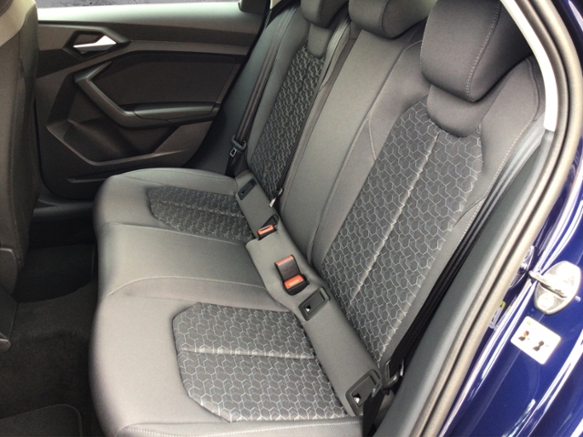 A1 Sportback 25 TFSI advanced S-tron 5JG/LED/SHZ