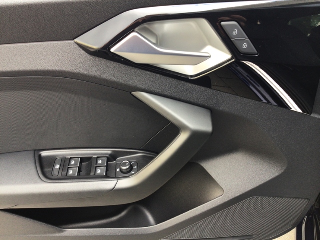 A1 Sportback 25 TFSI advanced S-tron 5JG/LED/SHZ