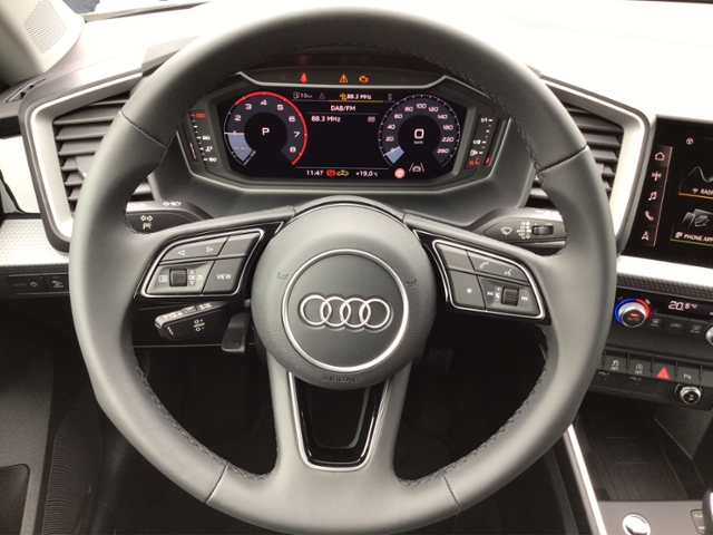 A1 Sportback 30 TFSI advanced S-tronic 5JG/LED/K