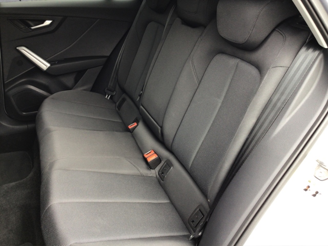 Q2 advanced 30 TFSI 5JG/AHK/RFK/PARKEN/EL.HECKKL
