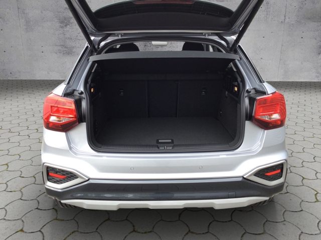 Q2 advanced 30 TFSI 5JG/AHK/RFK/PARKEN/EL.HECKKL