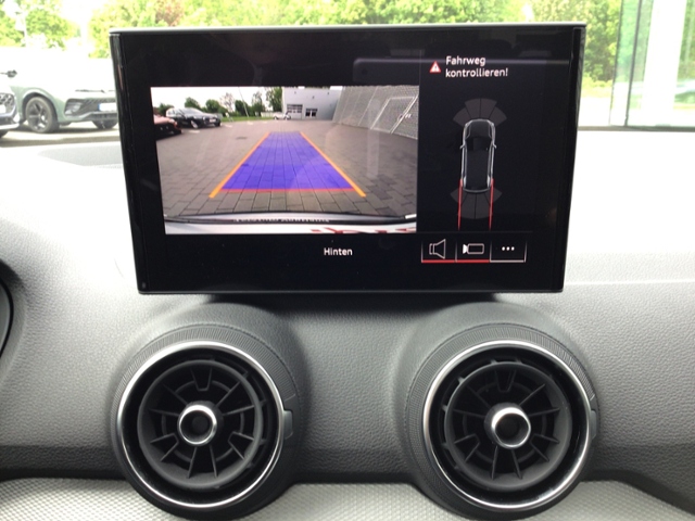 Q2 advanced 30 TFSI 5JG/AHK/RFK/PARKEN/EL.HECKKL