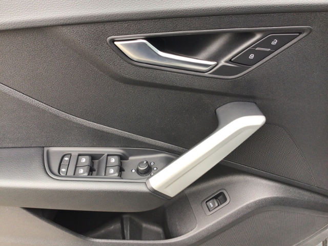 Q2 advanced 30 TFSI 5JG/AHK/RFK/PARKEN/EL.HECKKL