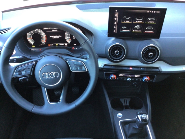 Q2 30 TFSI S-LINE AHK/EL.HECKKL./5JG/LED