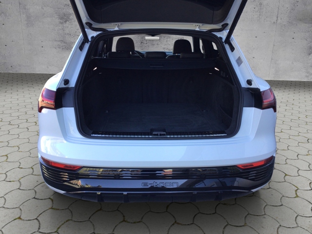 Q8 e-tron 55 quat. S-LINE HUD/MATRIX/STH/ACC
