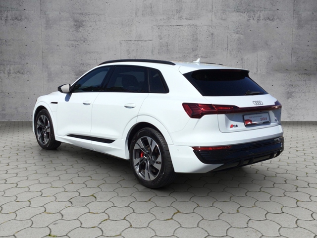Q8 e-tron 55 quat. S-LINE HUD/MATRIX/STH/ACC