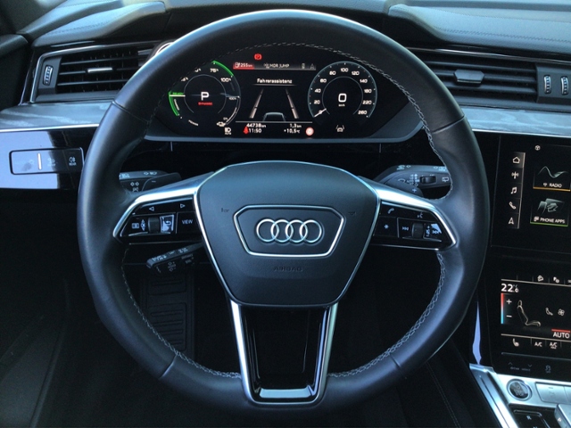 Q8 e-tron 55 quat. S-LINE HUD/MATRIX/STH/ACC