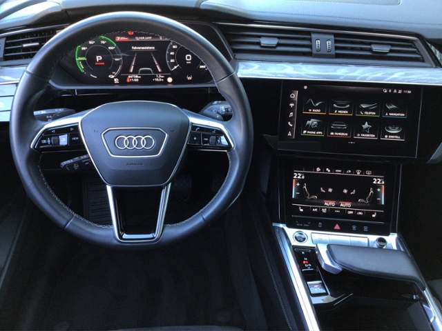 Q8 e-tron 55 quat. S-LINE HUD/MATRIX/STH/ACC