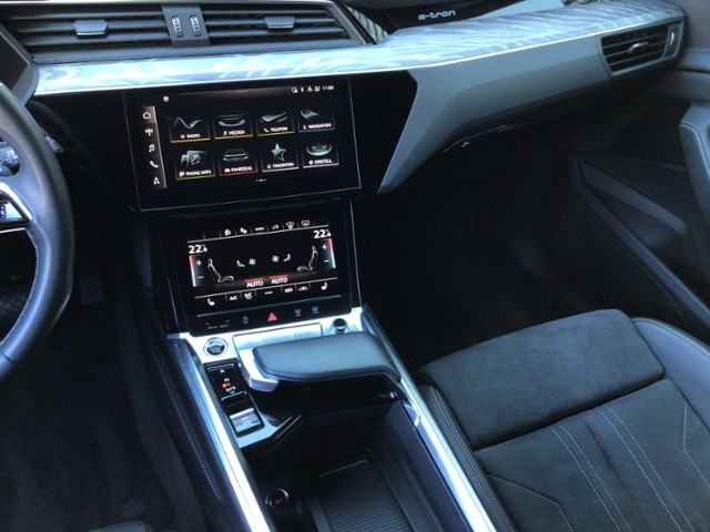 Q8 e-tron 55 quat. S-LINE HUD/MATRIX/STH/ACC
