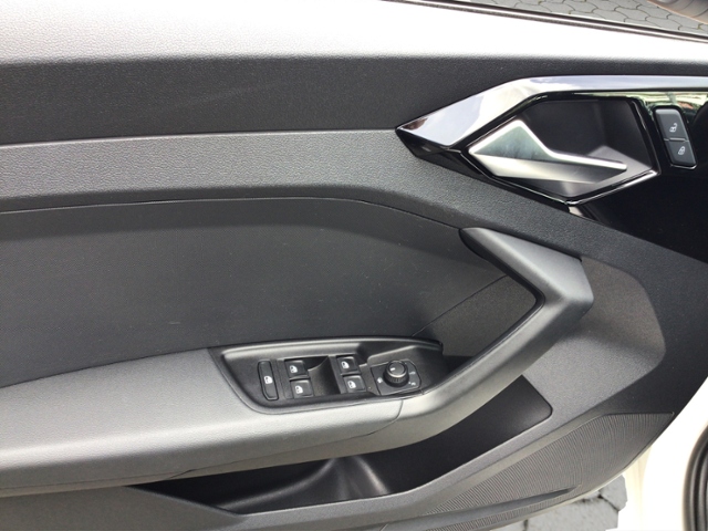 A1 Sportback 35 TFSI S-tronic SHZ/PDC/2-ZONEN