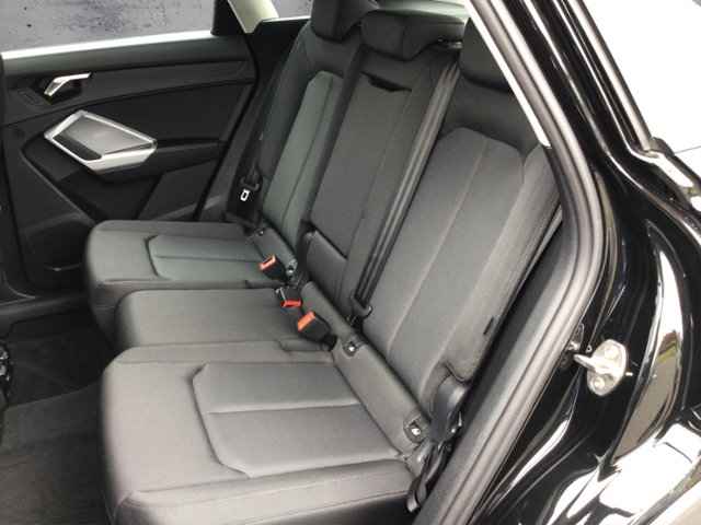 Q3 35 TFSI S-tronic LED/NAV/ACC/SHZ/RFK