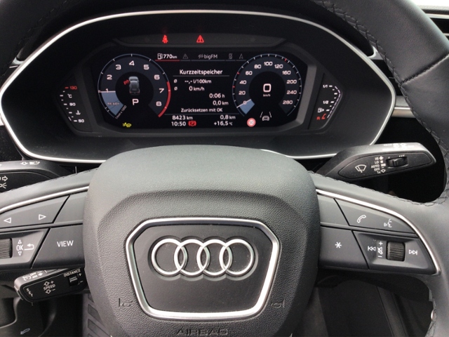 Q3 35 TFSI S-tronic LED/NAV/ACC/SHZ/RFK