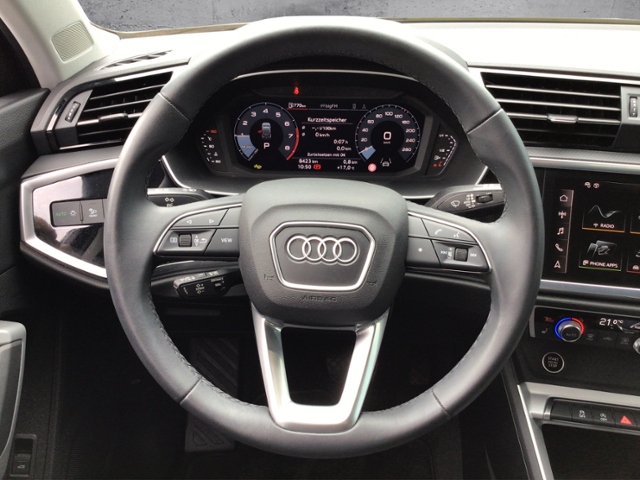 Q3 35 TFSI S-tronic LED/NAV/ACC/SHZ/RFK