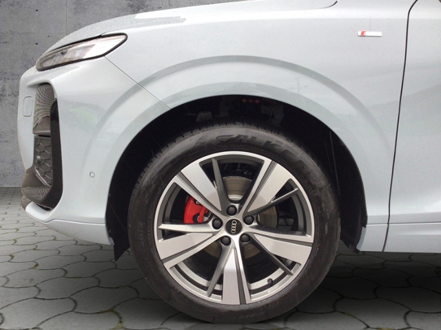 Q3 1.5 TFSI S-tronic S-LINE/LED+/ACC/SHZ
