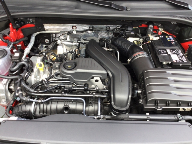 Q3 advanced 35 TFSI S-tron AHK/ACC/AMBIENTE