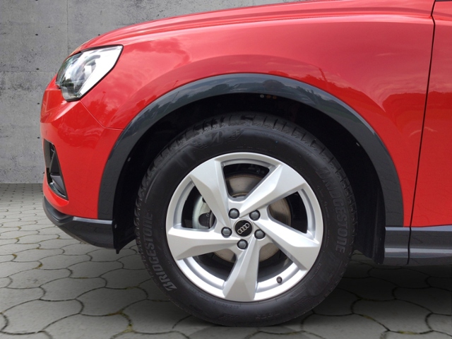 Q3 advanced 35 TFSI S-tron AHK/ACC/AMBIENTE