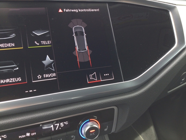 Q3 advanced 35 TFSI S-tron AHK/ACC/AMBIENTE