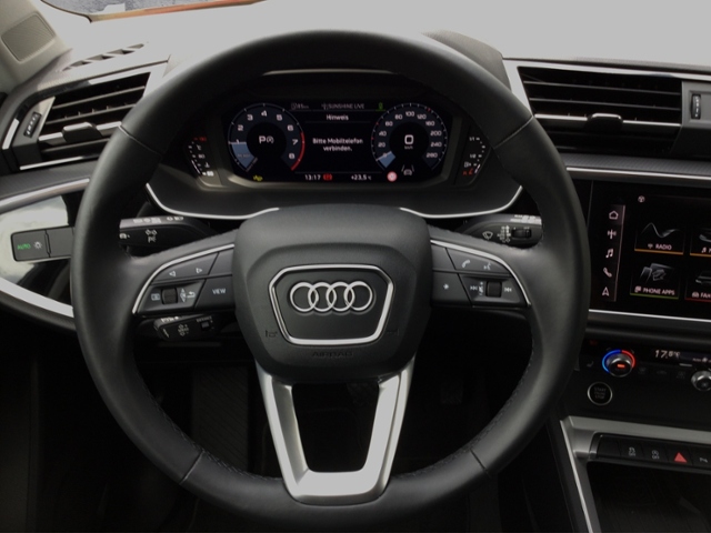 Q3 advanced 35 TFSI S-tron AHK/ACC/AMBIENTE