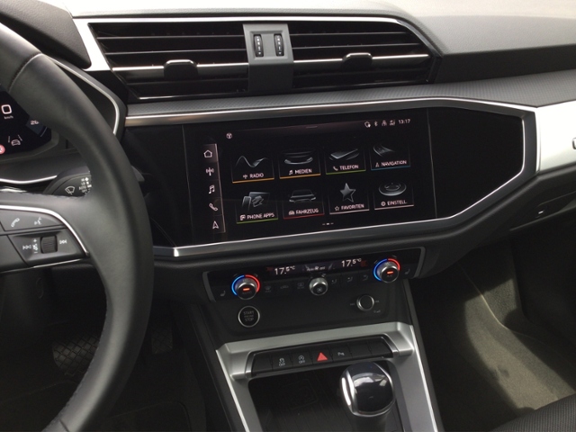 Q3 advanced 35 TFSI S-tron AHK/ACC/AMBIENTE