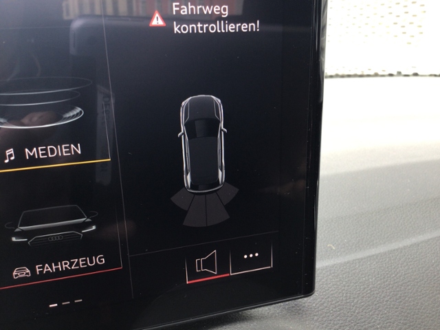 Q2 advanced 35 TFSI S-tron EL.HECK/GRA/NAV