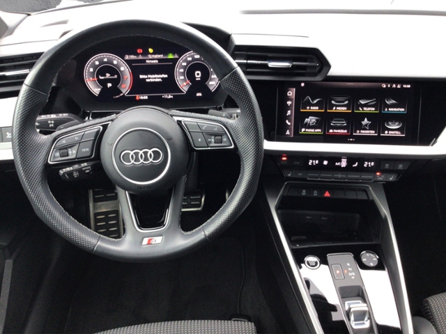 A3 Sportback 35 TFSI S-tronic S-LINE PANO/RFK