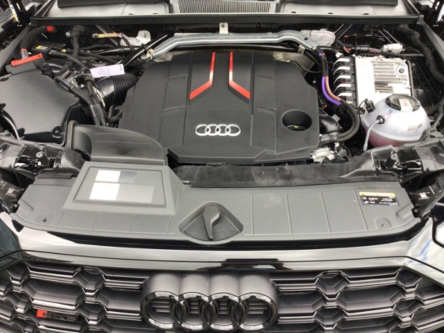 SQ5 3.0 TDI quatt. STH/MATRIX/AHK/RFK