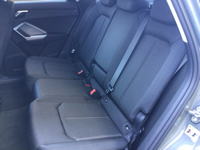 Q3 advanced 35TFSI S-tronic AHK/NAVI/5JG/ACC